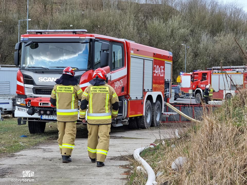 Toruń: pożar na wysypisku śmieci