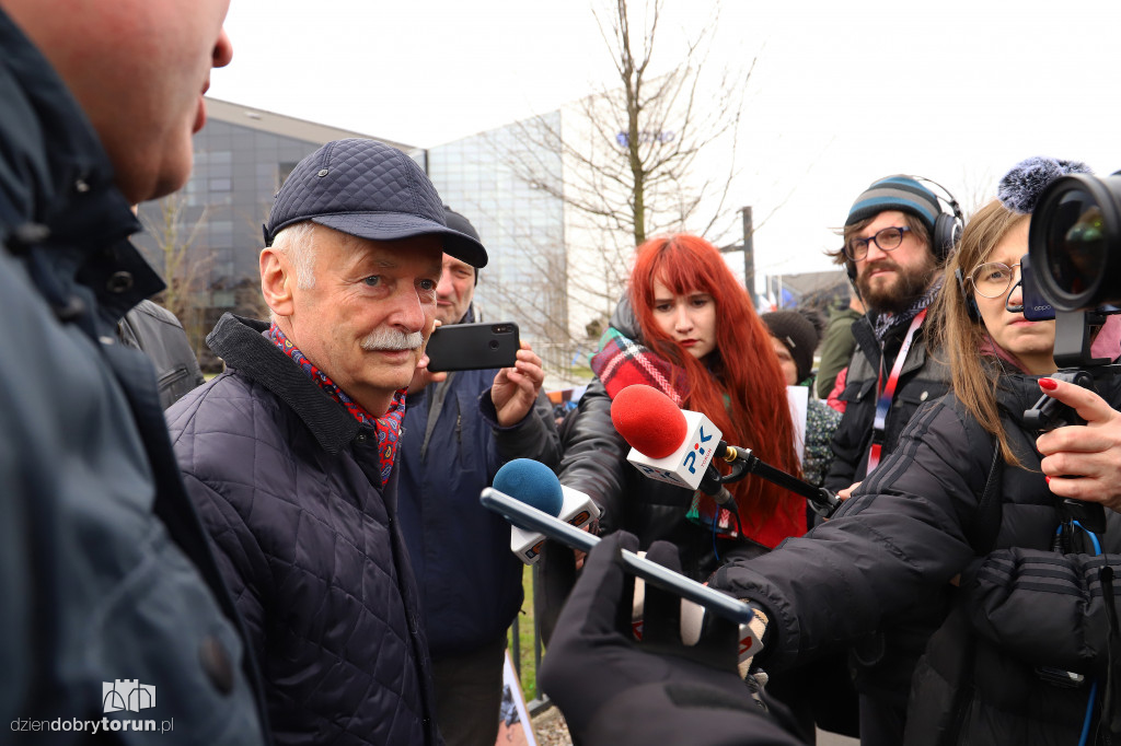 Protest pod TZMO