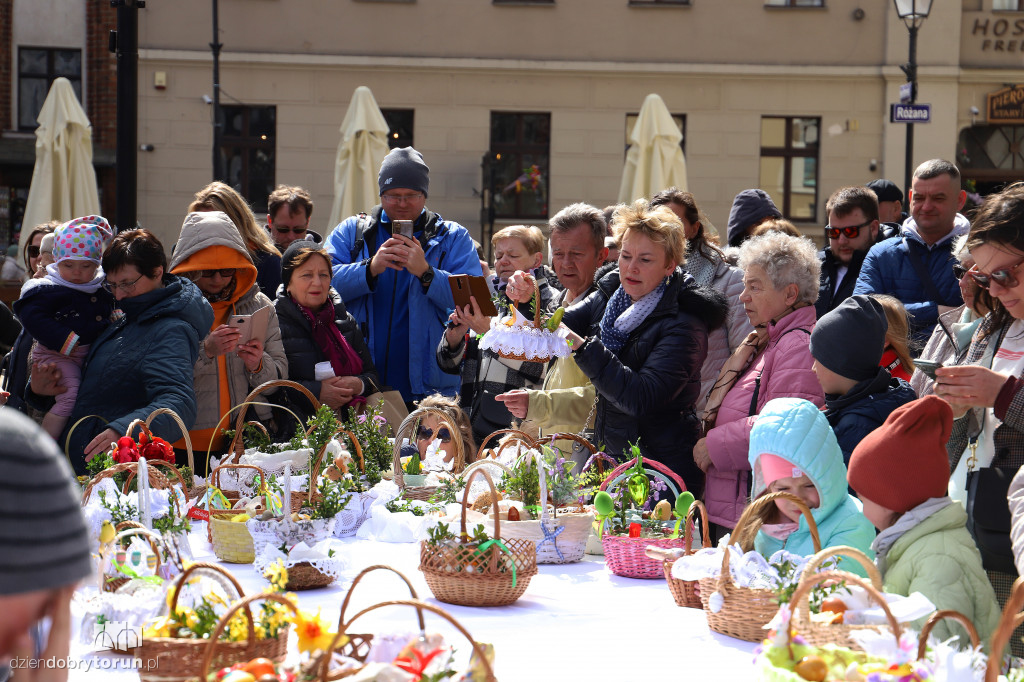 Poświęcenie pokarmów wielkanocnych