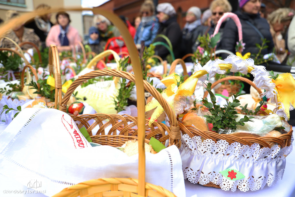 Poświęcenie pokarmów wielkanocnych