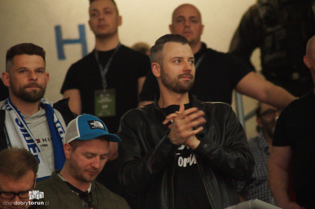 Twarde Pierniki w I meczu play-off