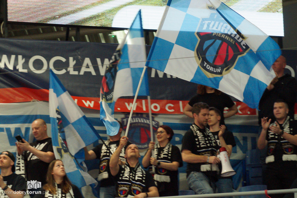 Twarde Pierniki w I meczu play-off