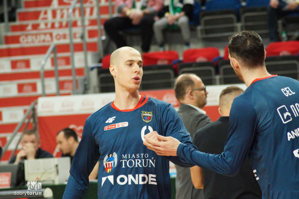 Twarde Pierniki w I meczu play-off