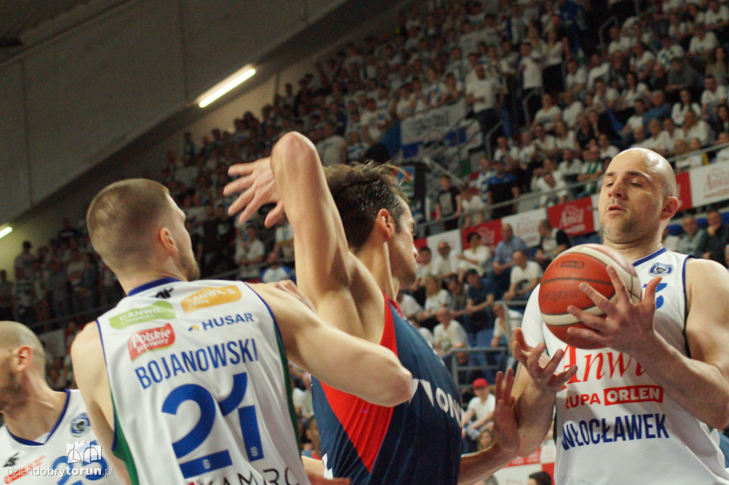 Twarde Pierniki w I meczu play-off