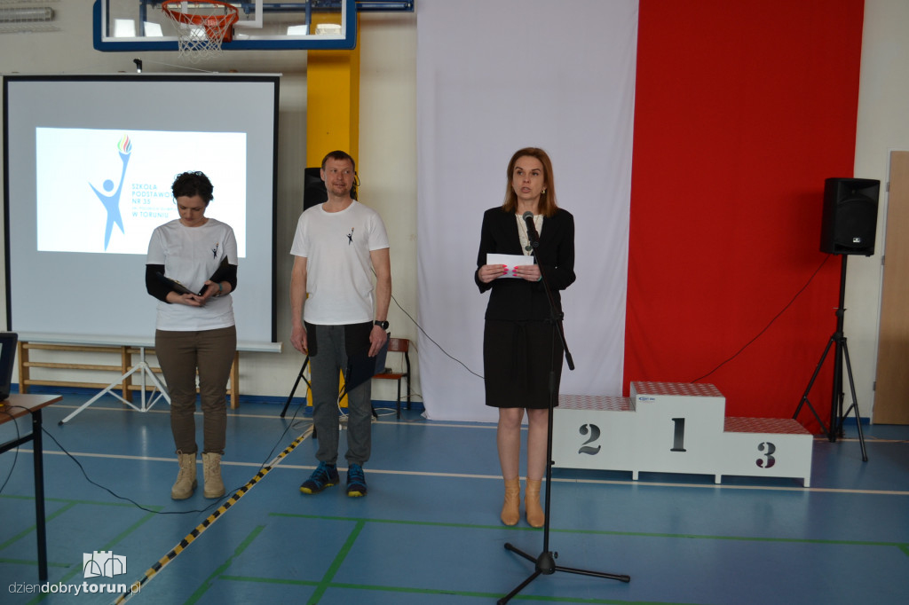 Uczniowie solidarni z Ukrainą