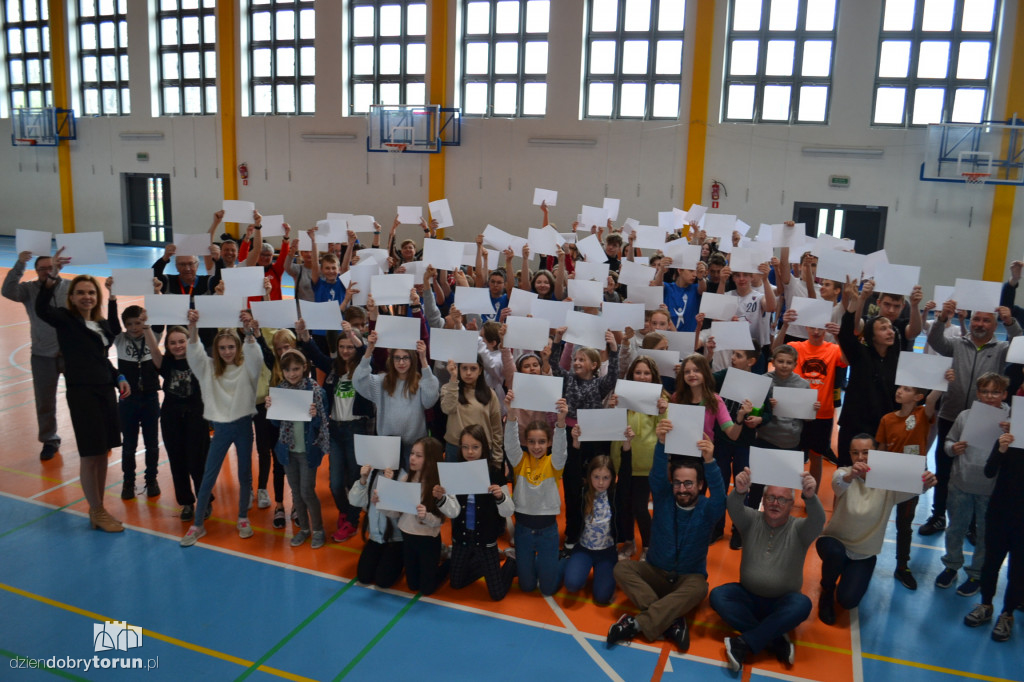 Uczniowie solidarni z Ukrainą