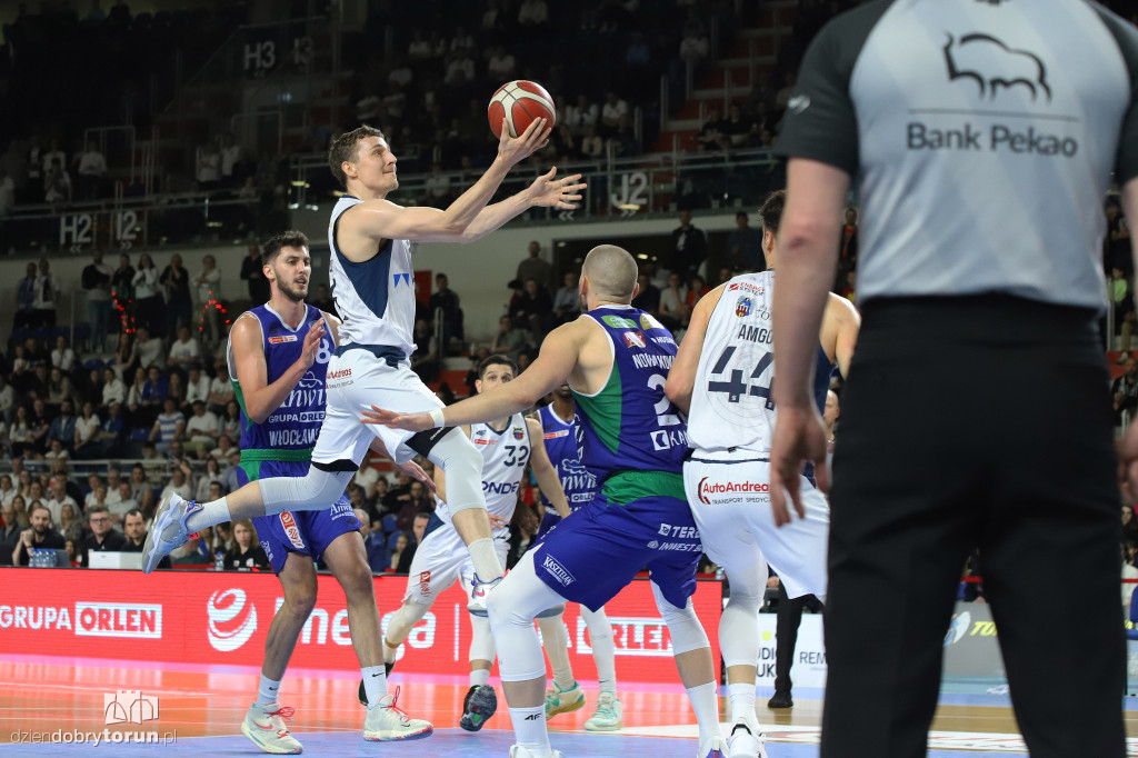 Twarde Pierniki Toruń 78 : 85 Anwil Włocławek