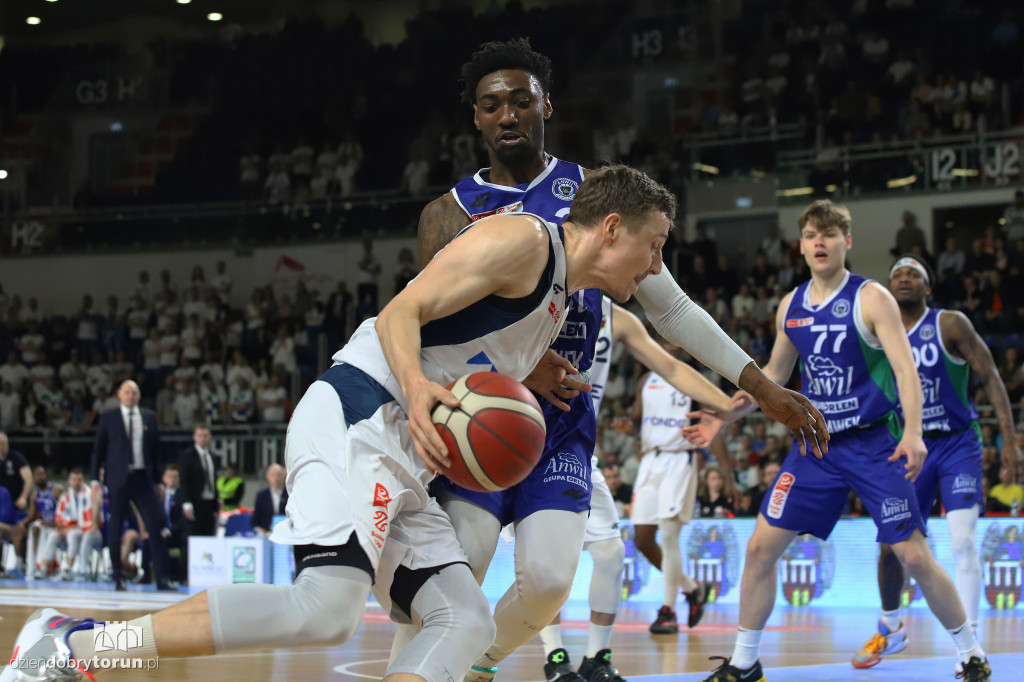 Twarde Pierniki Toruń 78 : 85 Anwil Włocławek