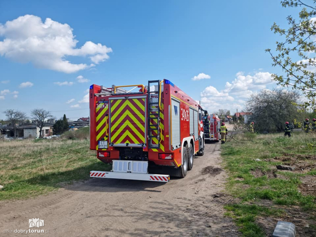 Toruń: pożar przy ulicy Pod Dębową Górą
