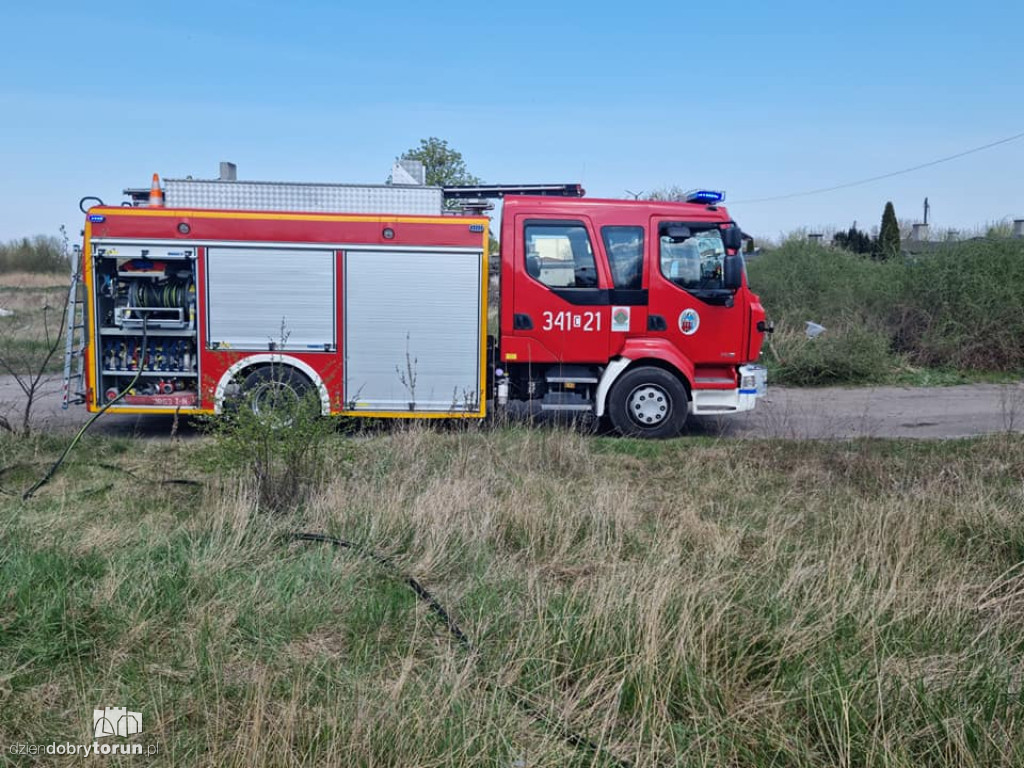 Toruń: pożar przy ulicy Pod Dębową Górą
