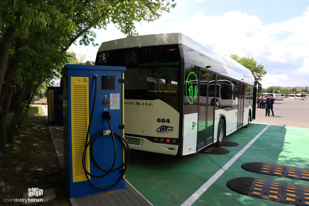 Prezentacja pierwszych eklektycznych autobusów