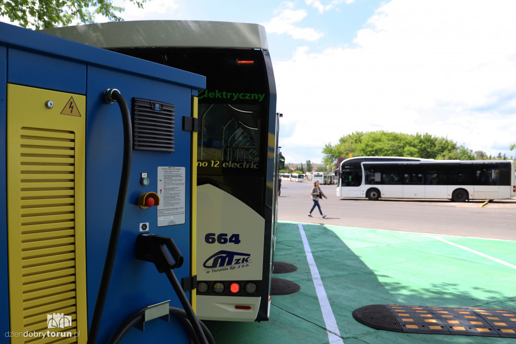 Prezentacja pierwszych eklektycznych autobusów