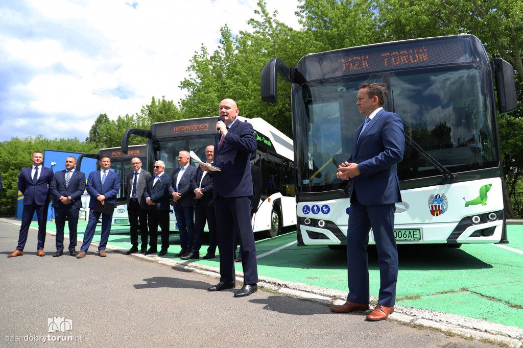 Prezentacja pierwszych eklektycznych autobusów