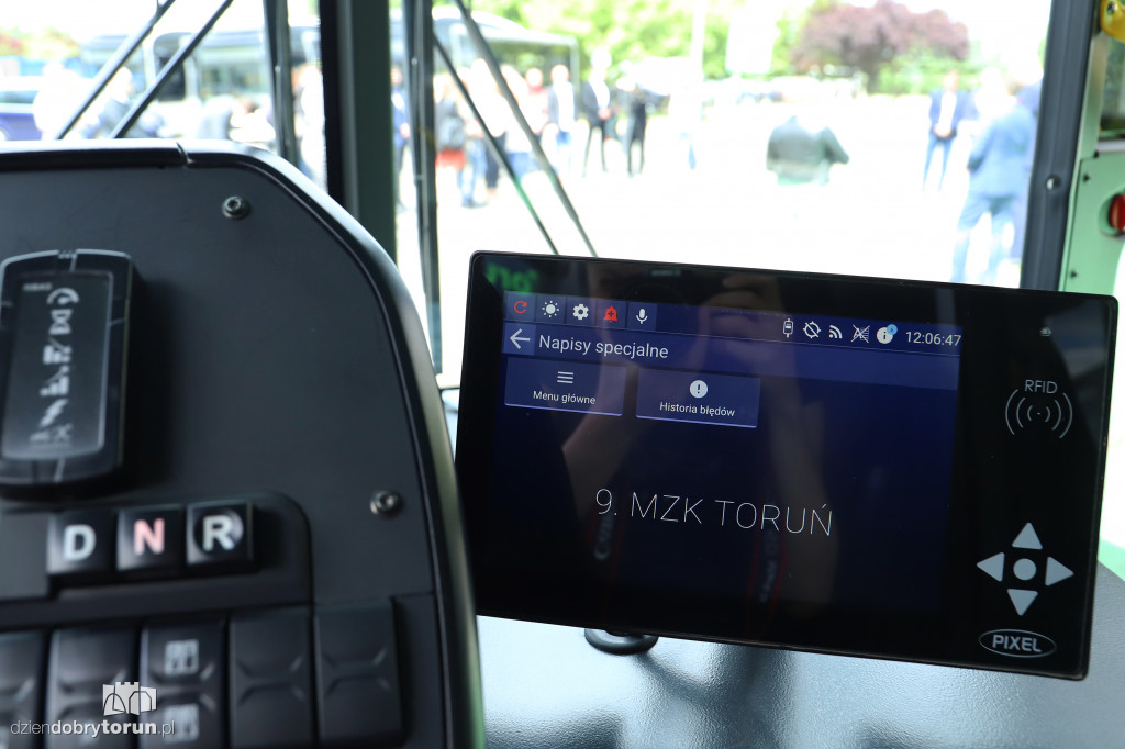 Prezentacja pierwszych eklektycznych autobusów