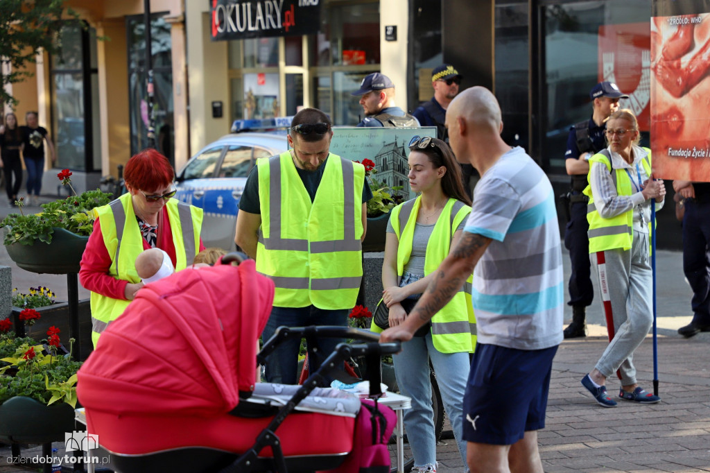Protest antyaborcyjny na ul. Szerokiej