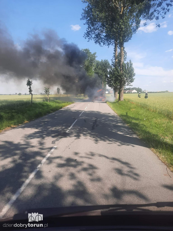 Pożar samochodu w pobliżu Torunia