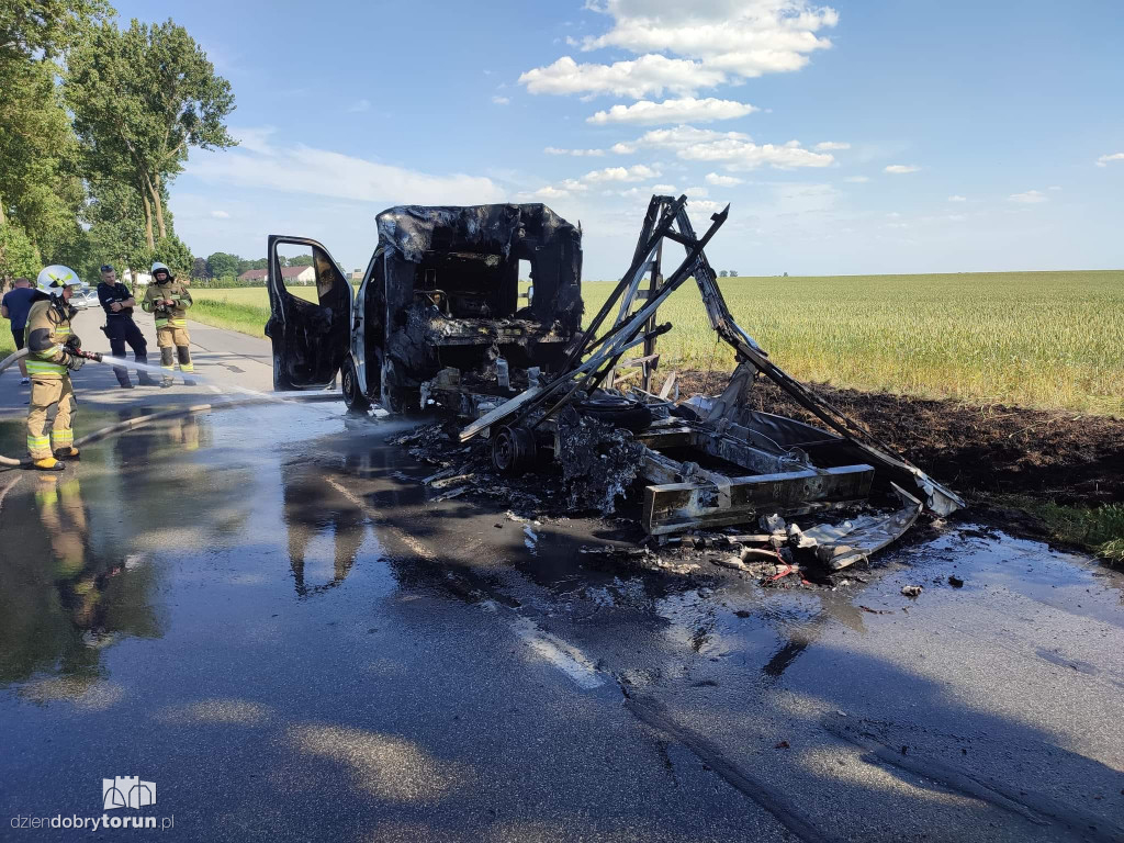 Pożar samochodu w pobliżu Torunia