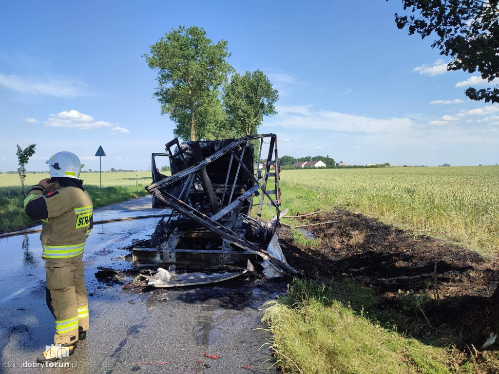 Pożar samochodu w pobliżu Torunia