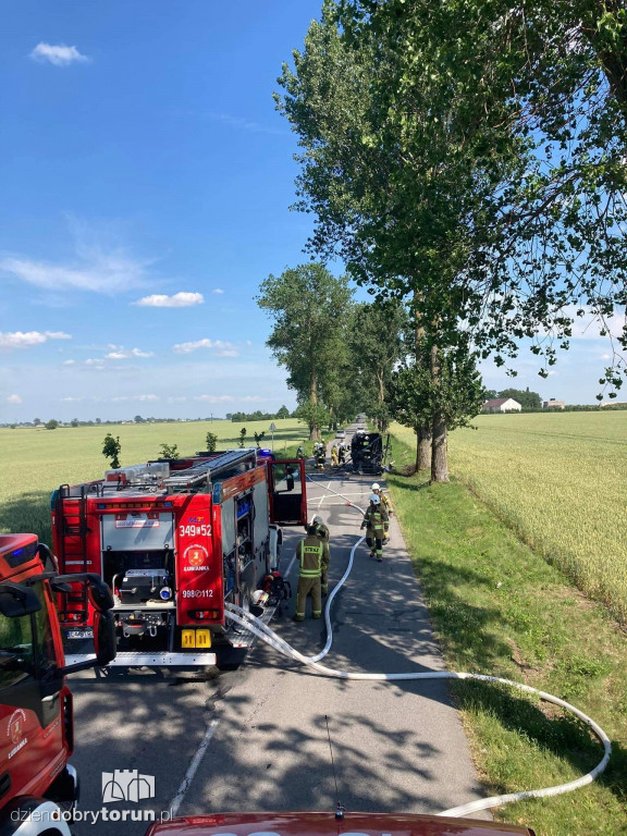 Pożar samochodu w pobliżu Torunia