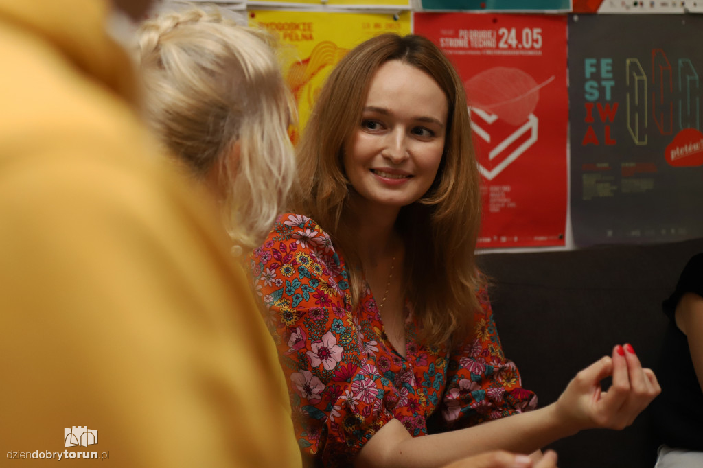Międzypokoleniowa polsko - ukraińska potańcówka