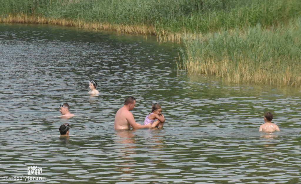 Sobotni wypoczynek nad jeziorem w Kamionkach