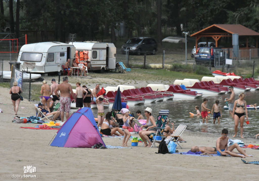 Sobotni wypoczynek nad jeziorem w Kamionkach