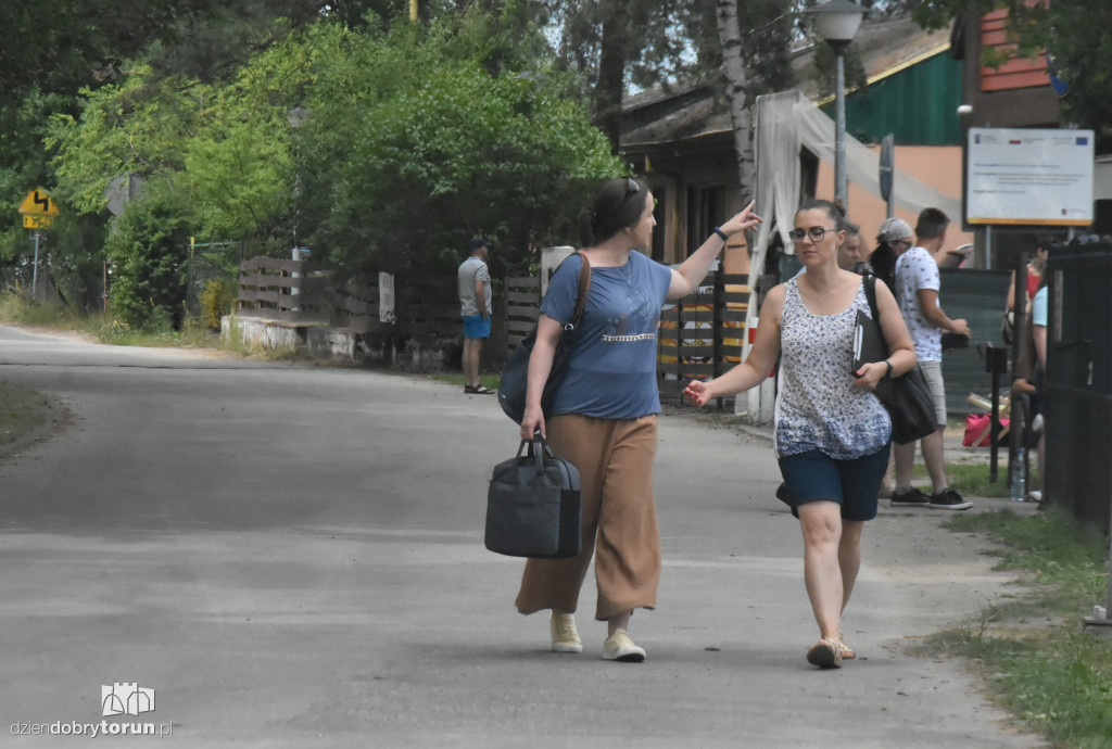 Sobotni wypoczynek nad jeziorem w Kamionkach