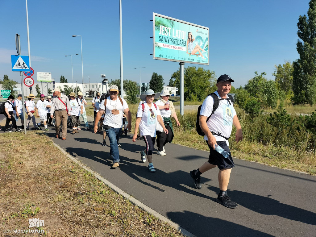 Torunianie ruszyli w drogę na Jasną Górę