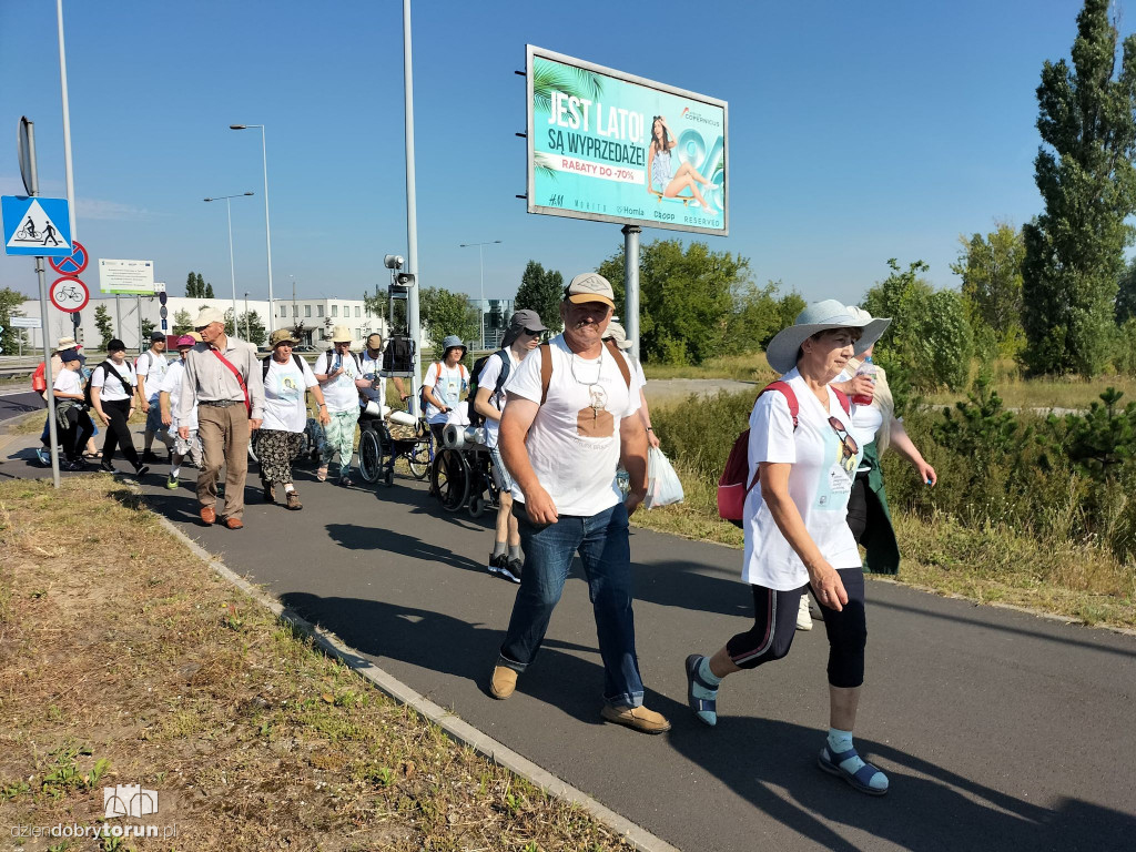 Torunianie ruszyli w drogę na Jasną Górę