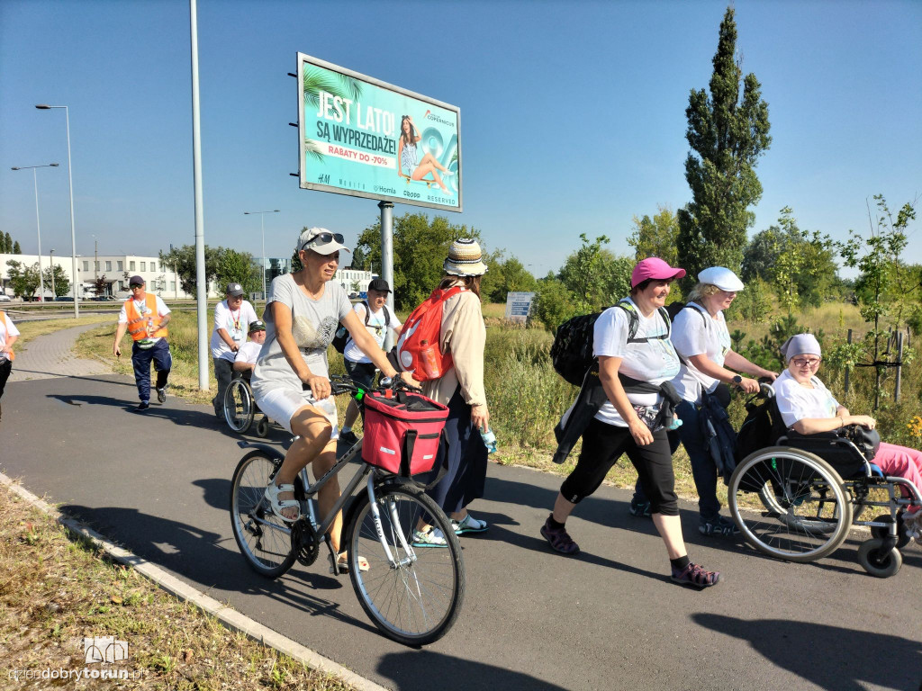 Torunianie ruszyli w drogę na Jasną Górę