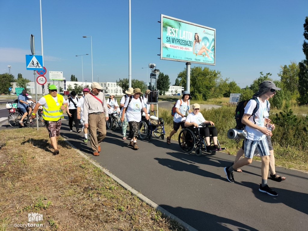 Torunianie ruszyli w drogę na Jasną Górę