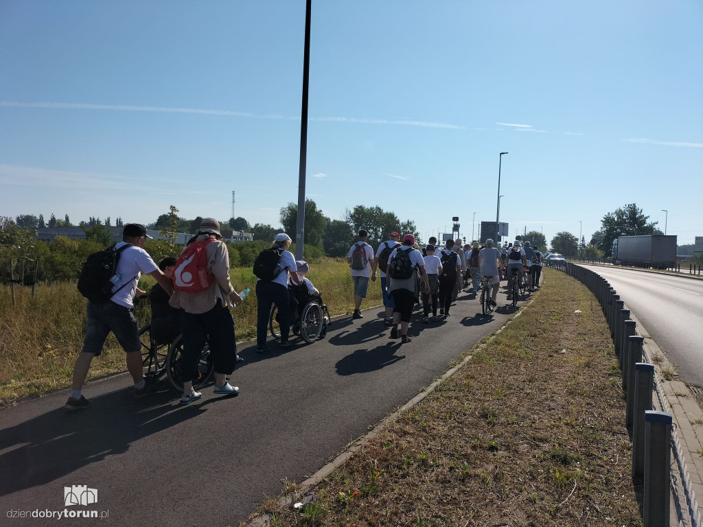 Torunianie ruszyli w drogę na Jasną Górę