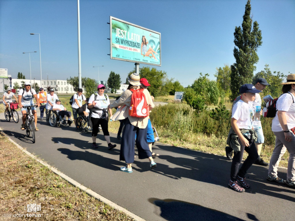 Torunianie ruszyli w drogę na Jasną Górę