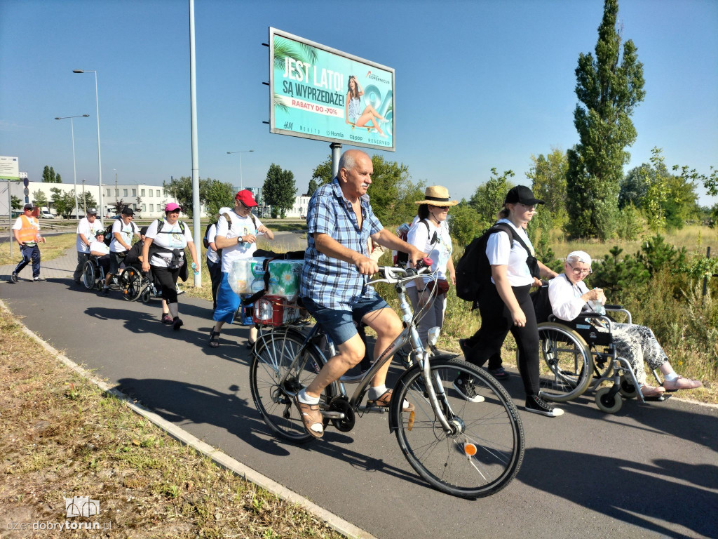 Torunianie ruszyli w drogę na Jasną Górę