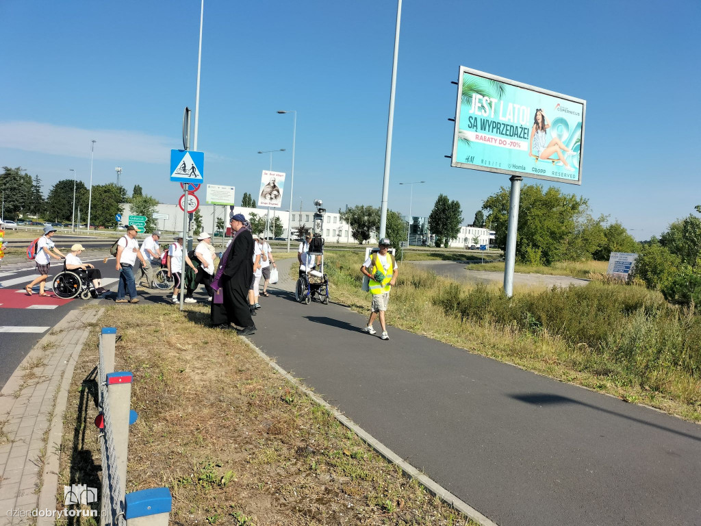 Torunianie ruszyli w drogę na Jasną Górę