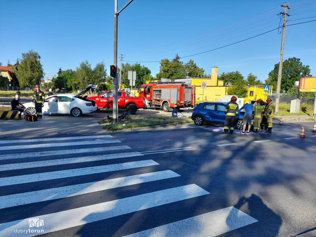 Kolizja dwóch aut przy Łódzkiej