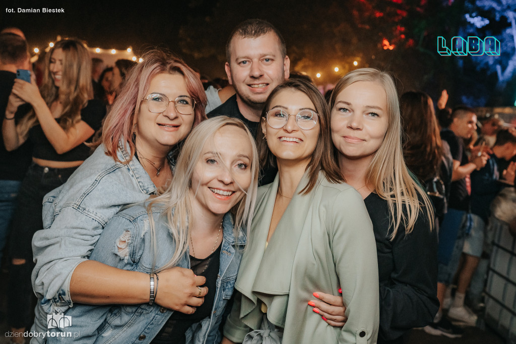 Imprezowa noc w Laba Przystań Towarzyska