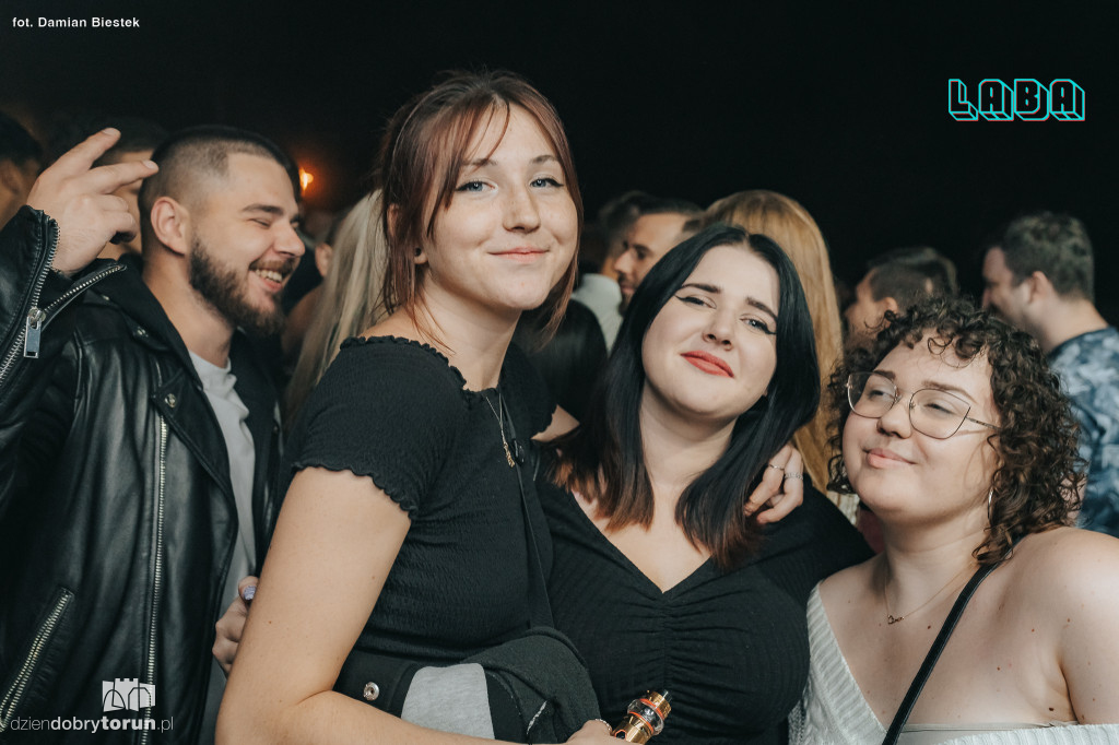 Imprezowa noc w Laba Przystań Towarzyska