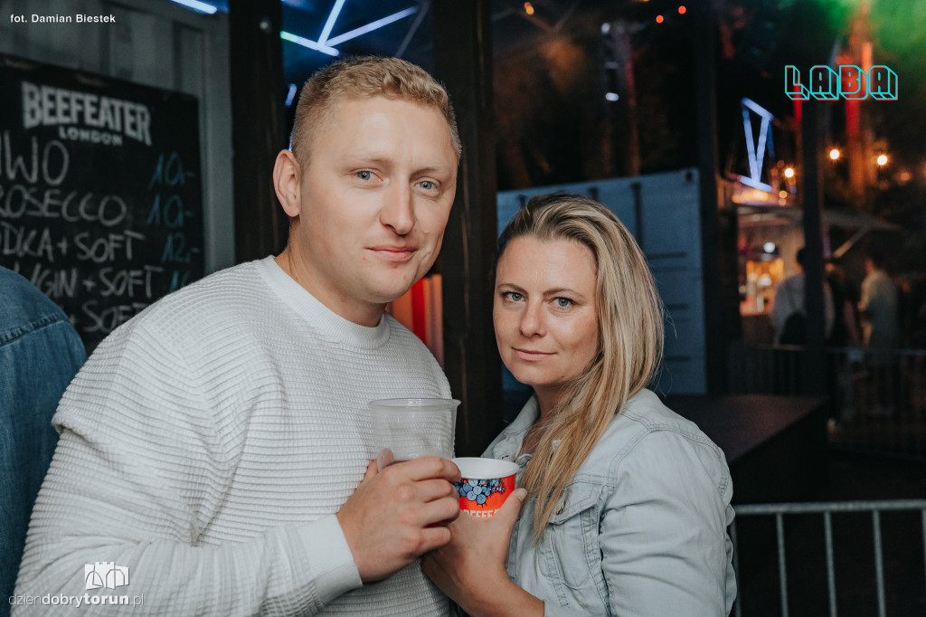 Imprezowa noc w Laba Przystań Towarzyska