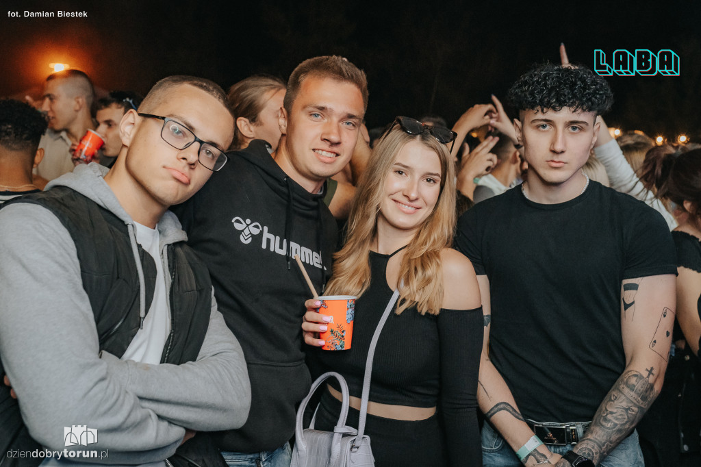 Imprezowa noc w Laba Przystań Towarzyska