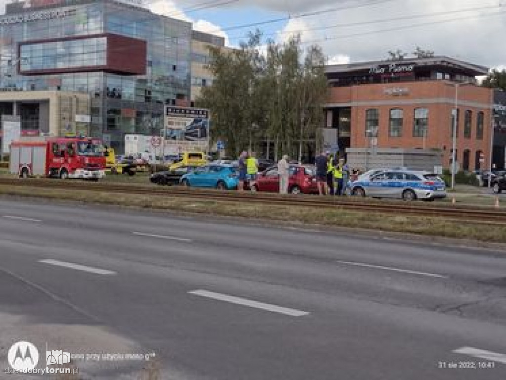 GROŹNIE na Kościuszki! Zderzenie kilku aut.