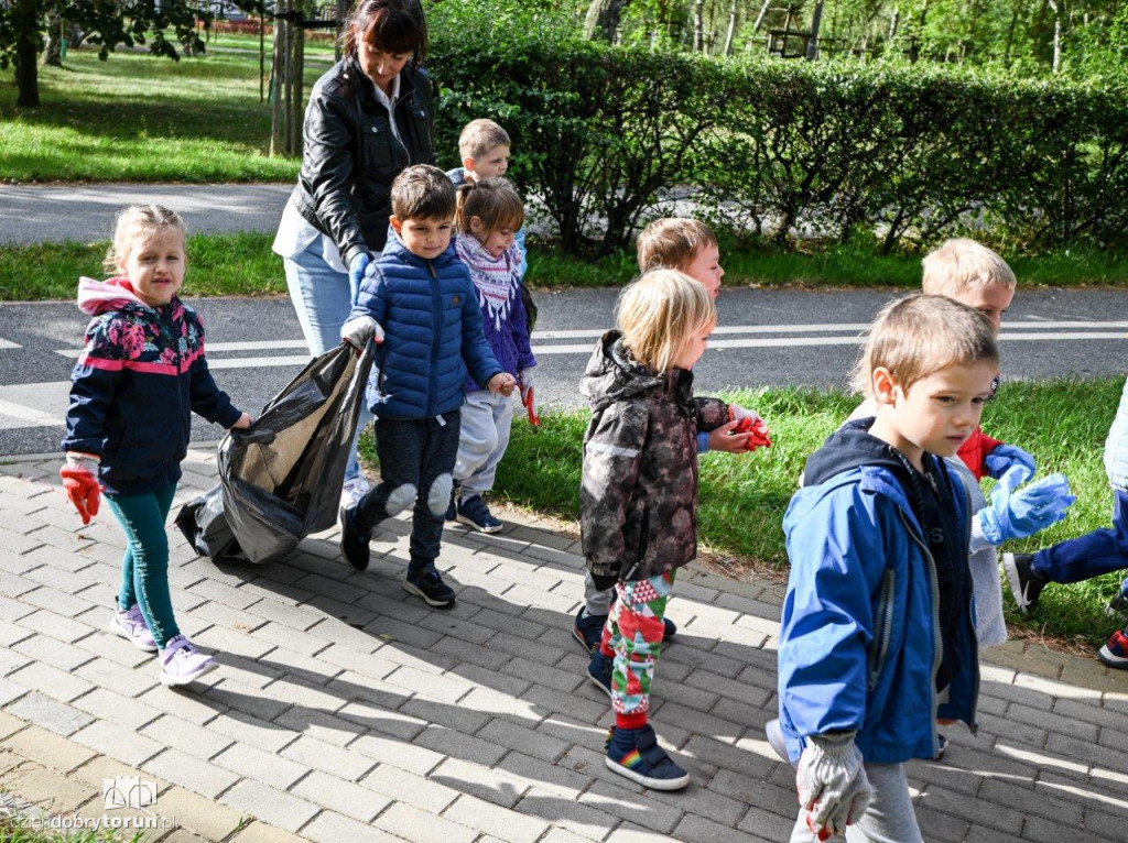 Porządki w rękach przedszkolaków i prezydenta