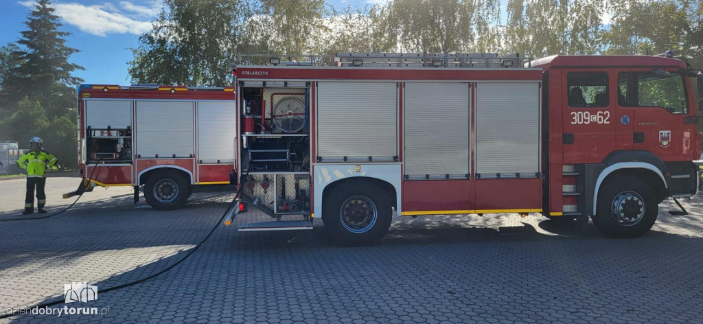 Na stacji paliw doszczętnie spłonął samochód