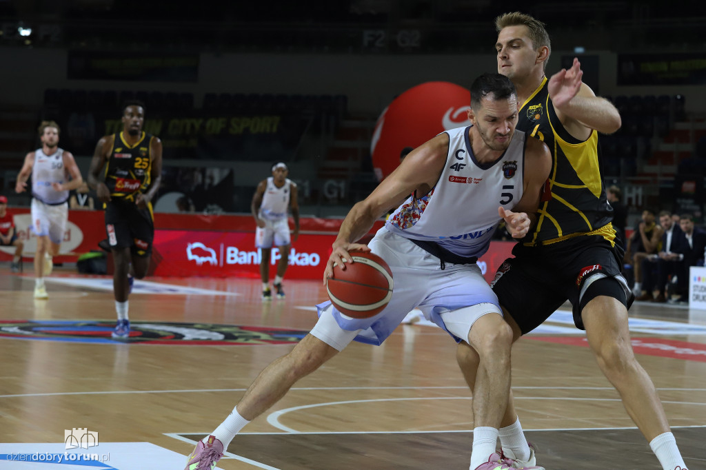 Twarde Pierniki Toruń 79 : 81 Trefl Sopot