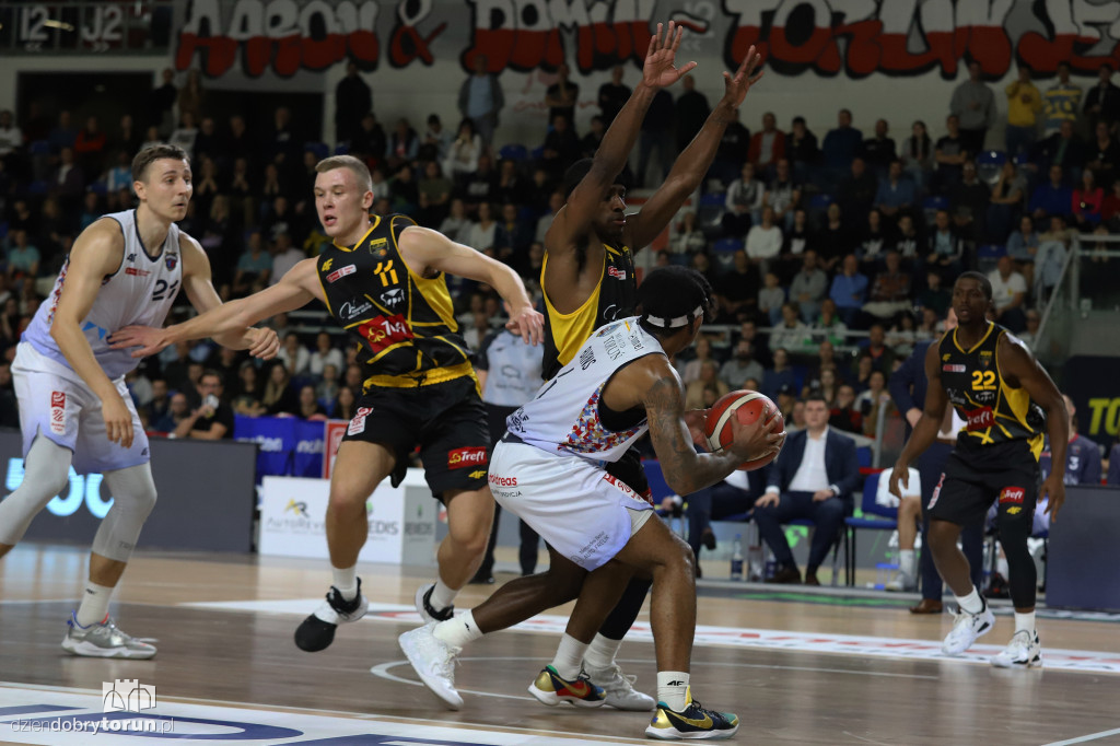 Twarde Pierniki Toruń 79 : 81 Trefl Sopot