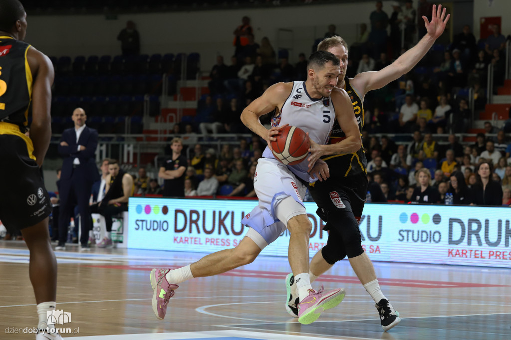 Twarde Pierniki Toruń 79 : 81 Trefl Sopot