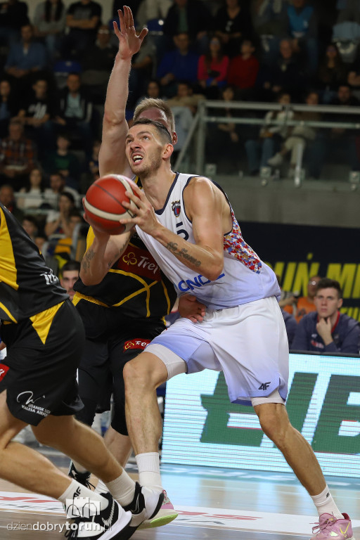 Twarde Pierniki Toruń 79 : 81 Trefl Sopot