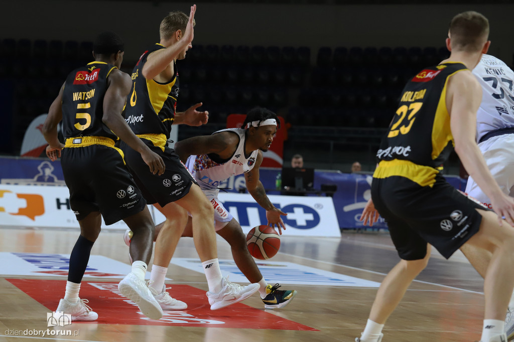 Twarde Pierniki Toruń 79 : 81 Trefl Sopot