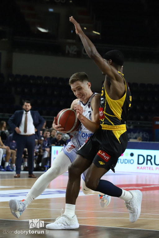 Twarde Pierniki Toruń 79 : 81 Trefl Sopot