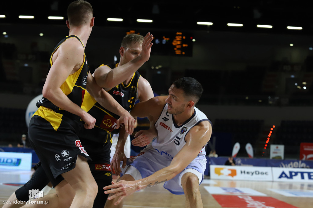 Twarde Pierniki Toruń 79 : 81 Trefl Sopot